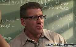 Fodendo a professora gostosa em prono gratis