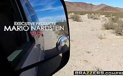 Fodendo a safada gostosa no meio do deserto em xvidio brasileiro