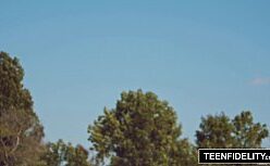 V porn malhada linda montando na rola gigante dura